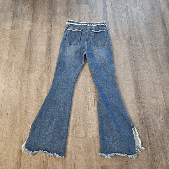 Show Me Your Mumu Lakefront Austin Distressed Raw Edges Boho Flare Jeans 30 - Picture 2 of 10